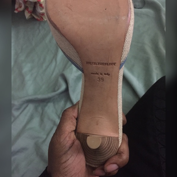 COPY - Burberry low heel slippers - Picture 3 of 4
